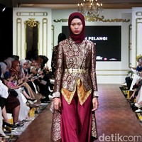 Koleksi Dian Pelangi Fall/Winter 2017. Foto: Mohammad Abduh/Wolipop