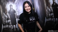 Prilly Latuconsina pun tampak bangga dan bahagia atas raihannya tersebut. Pool/Palevi S/detikFoto.