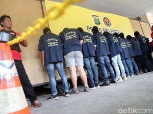 141 Orang yang Diamankan Polisi dari Pesta Gay Jalani Tes Urine