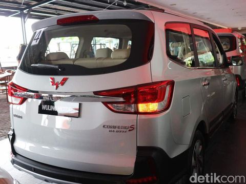 Wuling Confero S