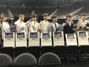 Congrats! BTS Bawa Pulang Piala di Billboard Music Awards 2017