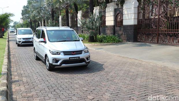 Wuling Confero S
