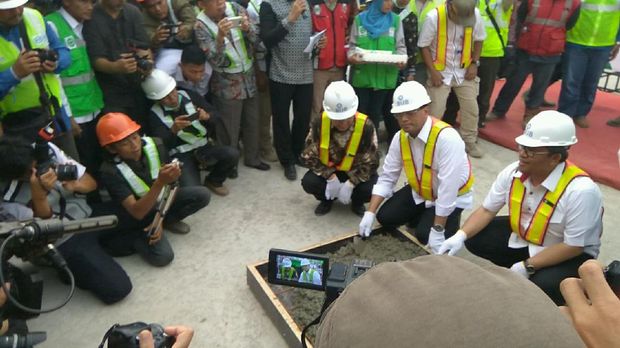 Menhub hadiri acara topping off Bandara Kertajati