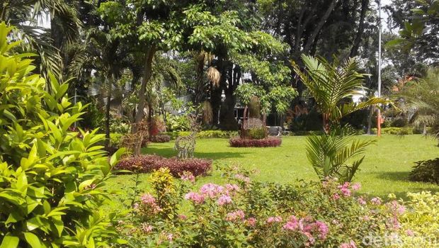 Taman Bungkul di Surabaya Taman Bungkul di Surabaya