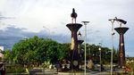 Aneka Spot Foto Kekinian di Pantai Pohon Cinta