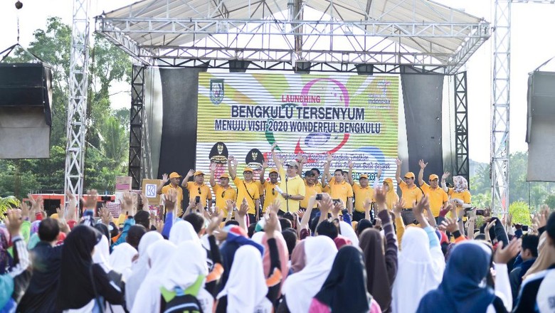 Foto: Peluncuran Gerakan Bengkulu Tersenyum (Media Center Pemprov Bengkulu) Foto: Peluncuran Gerakan Bengkulu Tersenyum (Media Center Pemprov Bengkulu)