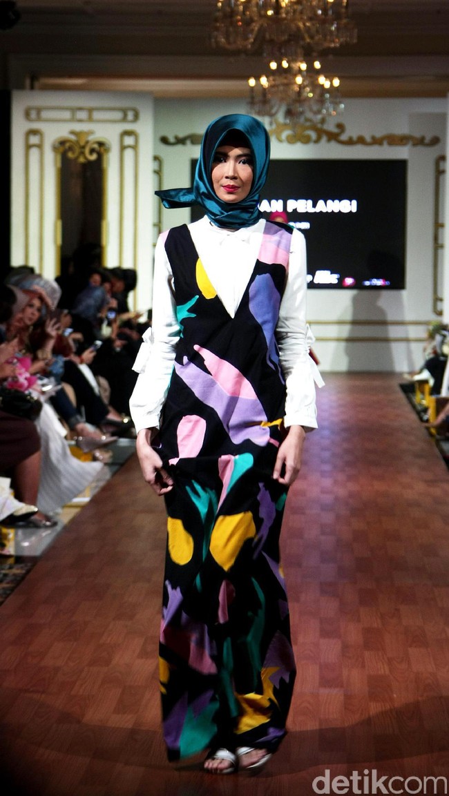 Koleksi Dian Pelangi Fall/Winter 2017. Foto: Mohammad Abduh/Wolipop