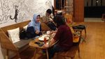 Mencicip Roti Bakar dengan Isian Keju Leleh hingga Selai Earl Grey