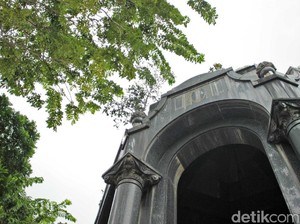 Mausoleum OG Khouw di Petamburan, Megah Tapi Terlupakan