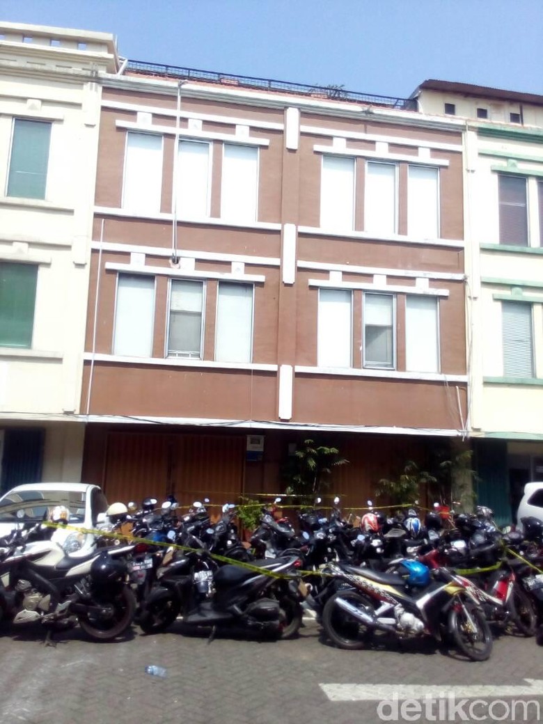 ass hard shemale tempat gay jakarta
