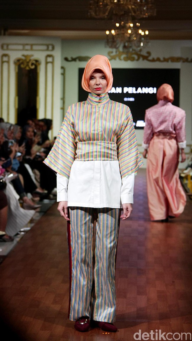 Koleksi Dian Pelangi Fall/Winter 2017. Foto: Mohammad Abduh/Wolipop