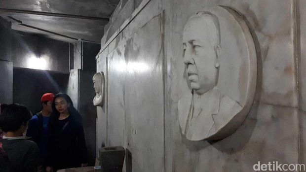 Suasana di dalam mausoleum (Randy/detikTravel)