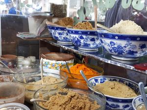 Sebelum Belanja untuk Ramadan, Cek Dulu Harga Ayam hingga Bumbu Giling di Pasar Ini