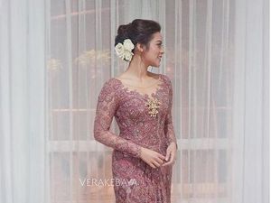 Inspirasi Kebaya Lamaran dari Raisa Hingga Acha Septriasa