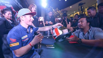 Dengan senang hati melayani para fans. Akun Instagram Nicky diikuti ratusan ribu follower. Foto: Instagram