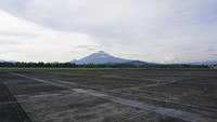 Jangan lupa siapkan kamera ya. Bidik spot-spot yang menurut Anda adalah momen terbaik. Ini foto di Bandara Sam Ratulangi (Masaul/detikTravel)