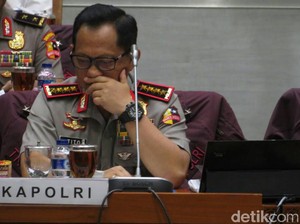 Rapat dengan Komisi III, Kapolri Bantah Kriminalisasi Ulama