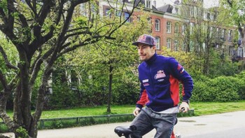 Bersepeda memang hobinya. Foto: Instagram