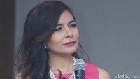  Meisya Siregar terlihat cantik dengan baju pink-nya di saat ditemui di sebuah acara di Jakarta. Pool/Ismail/detikFoto.