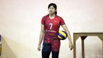 Melihat Atlet Voli Putri Berlatih
