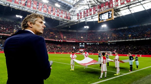 Edwin van der Sar memaklumi keputusan KNVB yang menghentikan total Liga Belanda.