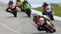 Hayden memulai MotoGP 2006 dengan finis ketiga di Jerez yang menjadi seri pembuka. Total ada 10 podium yang ia raih musim itu, dua di antaranya berupa kemenangan. (Foto: Bryn Lennon/Getty Images)