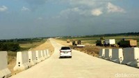 Jarak jalan tol Brexit-Pemalang sepanjang 37 km. Rencananya, jalan tol fungsional ini akan dilapisi bahan beton dasar dengan lebar 7 meter dan mampu dilalui 2 kendaraan (2 lajur).