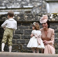Momen manis Kate Middleton bersama Putri Charlotte. Foto: Getty Images