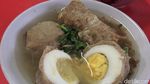 Mencicip Bakso Gulung dengan Paduan Bakso Urat dan Daging yang Kenyal Gurih