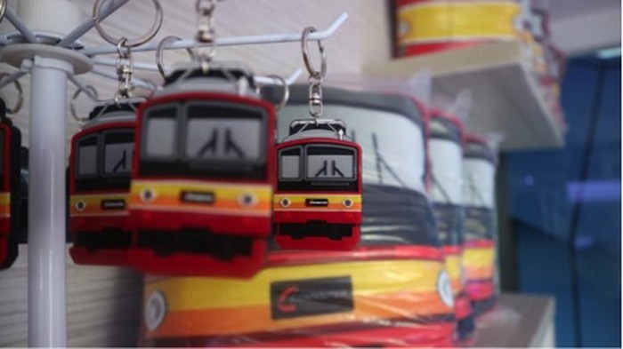 C-Corner, Tempat Cendera Mata Serba KRL