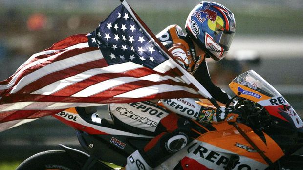 Nicky Hayden juara dunia MotoGP 2005 bersama Repsol Honda.