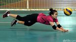 Melihat Atlet Voli Putri Berlatih