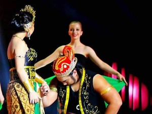 Drama Ken Arok Sukses Digelar di Festival Budaya Mahasiswa Harbin Tiongkok