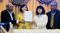Dalam jumpa pers di Gado-Gado Boplo, Menteng, Jakarta Pusat, Selasa (23/5/2017), Veronica menjelaskan Demi kepentingan bersama kita menjalankan apa yang diputuskan saja dan kita akan men-support bapak menjalankan ini.