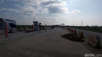 Pengerjaan tol ini baru di angka 80 persen.