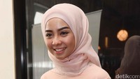 Ia sukses dengan filmnya, Surga Yang Tak Dirindukan kini hadir dengan serial drama. Pool/Noel/detikFoto.