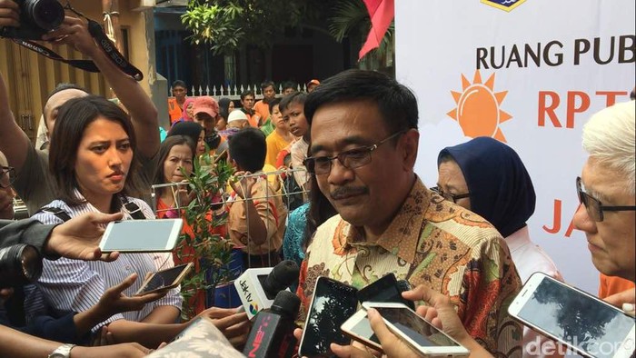 Veronica Tan di Mata Djarot: Perempuan Tangguh dan Setia