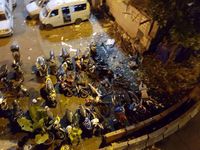 Foto: Lokasi Bom dan Lalin Semrawut di Kampung Melayu 