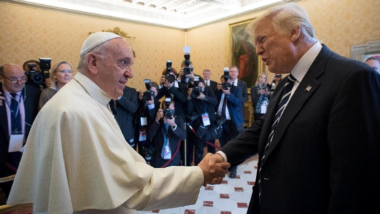 Dear Trump, Ini Pesan Paus Fransiskus Soal Membangun Tembok Perbatasan Dear Trump, Ini Pesan Paus Fransiskus Soal Membangun Tembok Perbatasan