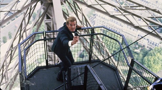 Ini Deretan Film 'James Bond' yang Dibintangi Roger Moore