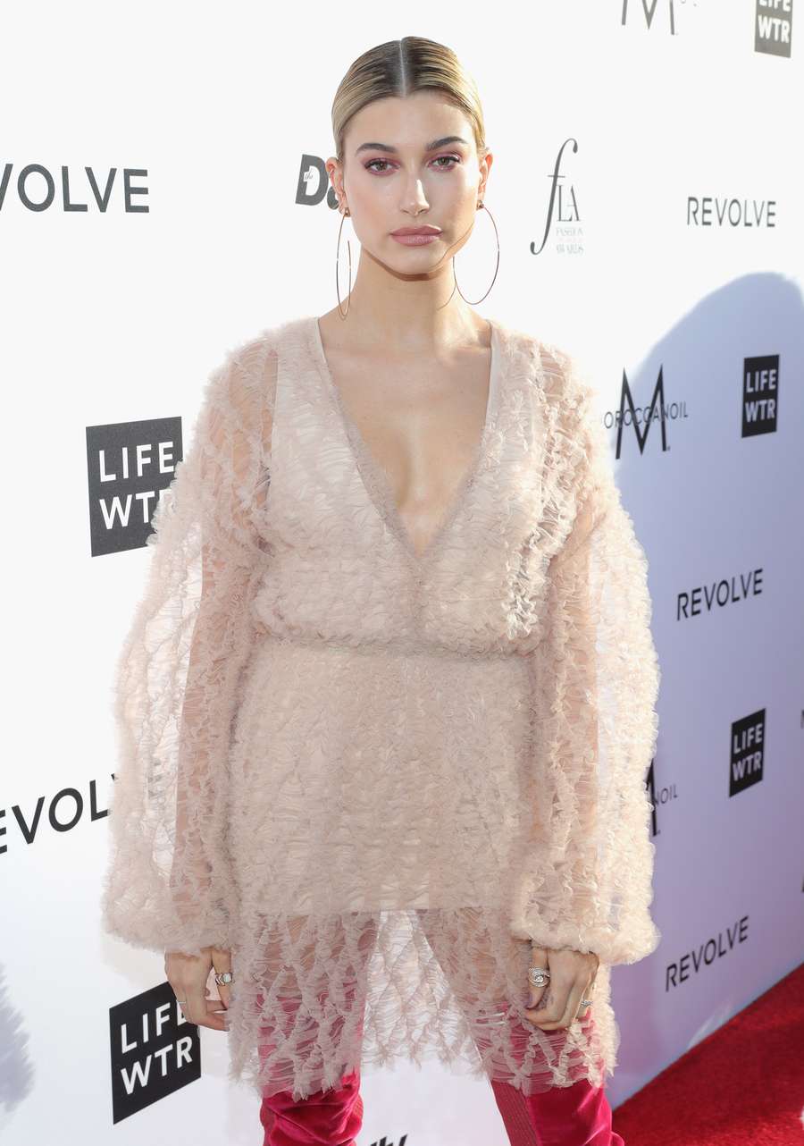 Hailey Baldwin Wanita Paling Seksi Sedunia Hailey Baldwin Wanita Paling Seksi Sedunia