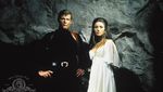 Para Wanita Cantik di Sekeliling Roger Moore dalam James Bond