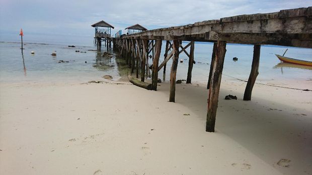 Dermaga kayu yang sepi (Masaul/detikTravel)