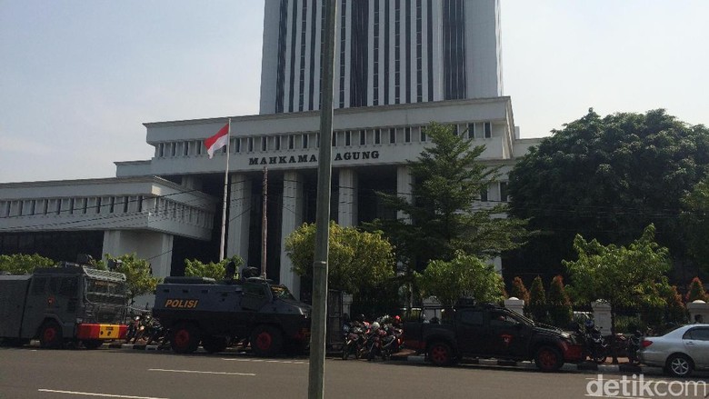 KPK Resah PK Jadi Jalur Kurangi Vonis, MA: Selama Legal, Orang akan Coba KPK Resah PK Jadi Jalur Kurangi Vonis, MA: Selama Legal, Orang akan Coba