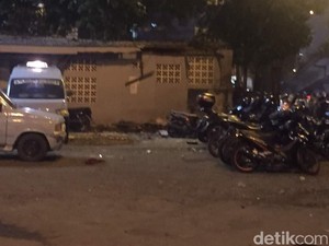 Ledakan di Kampung Melayu, Jalan Menuju Matraman Ditutup