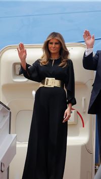 Foto: 11 Penampilan Stylish Melania Trump Saat Kunjungan Kenegaraan Pertama