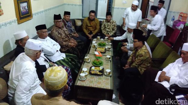Kiai Mataraman Dukung Gus Ipul Cagub Jatim, Cak Imin: Kami Patuh