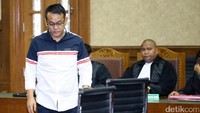 Saat itu, Fahmi Darmawansyah divonis 2 tahun 8 bulan kurungan penjara. Foto: Hasan Alhabshy