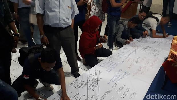 Dosen dan mahasiswa Unitomo galang dukungan soal DPD dan MA / 