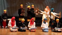 Pagelaran Anak Bangsa bertajuk, Bangkitlah Negeriku, digelar di Graha Bakti Budaya Taman Ismail Marzuki, Jakarta Pusat.